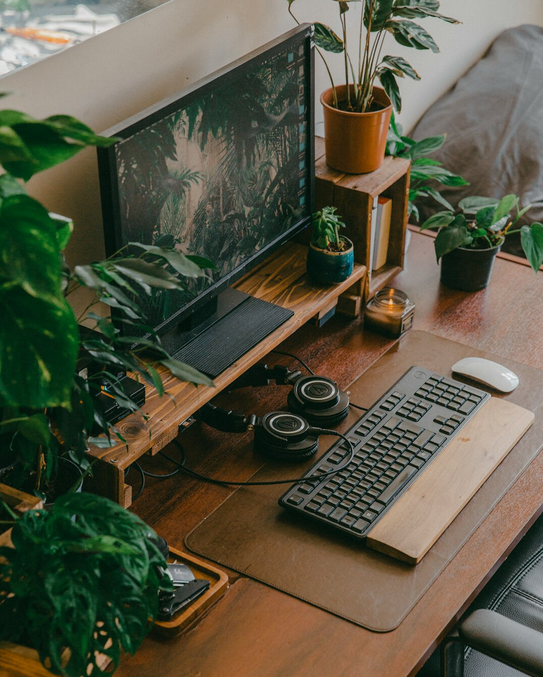 mystery writer desk setup